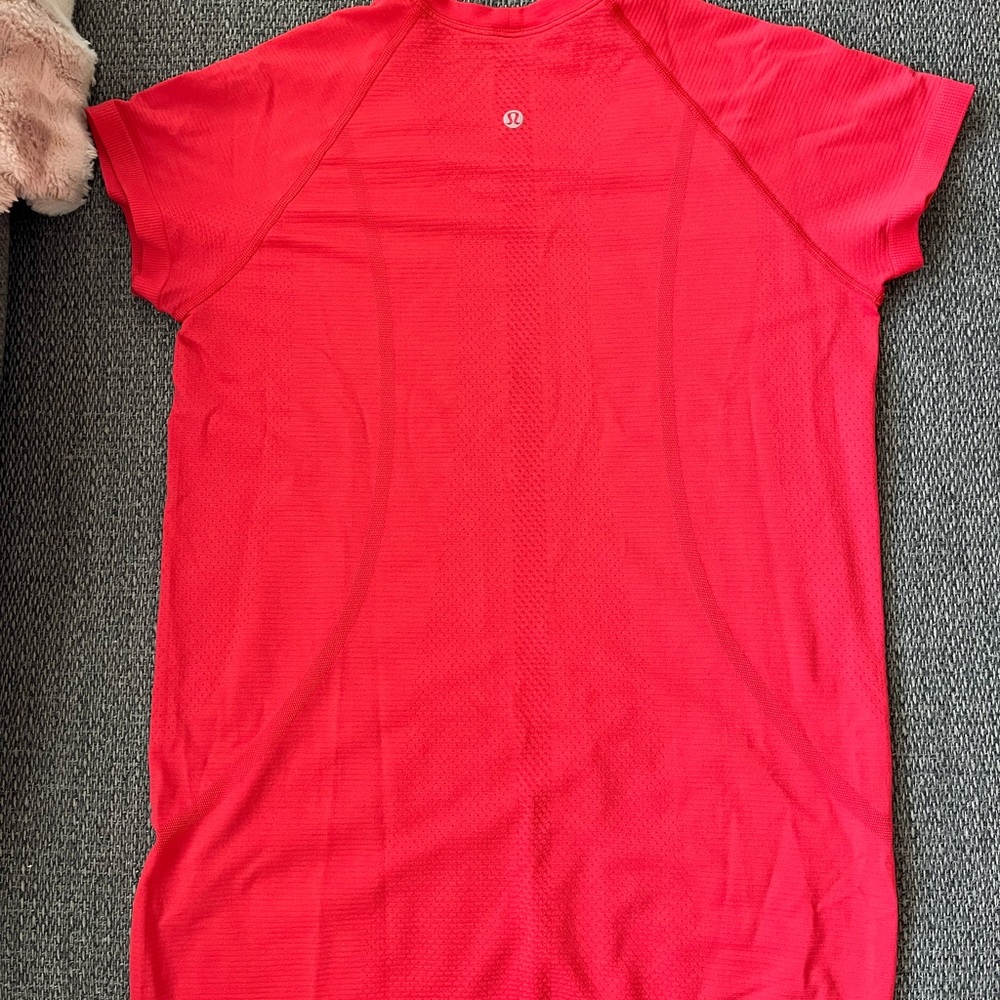 Lululemon swiftly tech short sleeve shirt - Picture 2 of 2